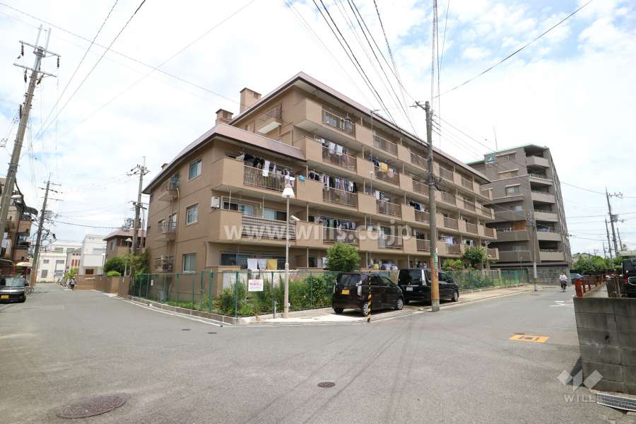 高槻ビューハイツの外観(南西側から)