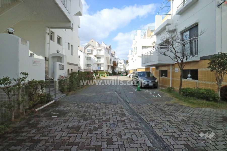 敷地南西側の前面道路