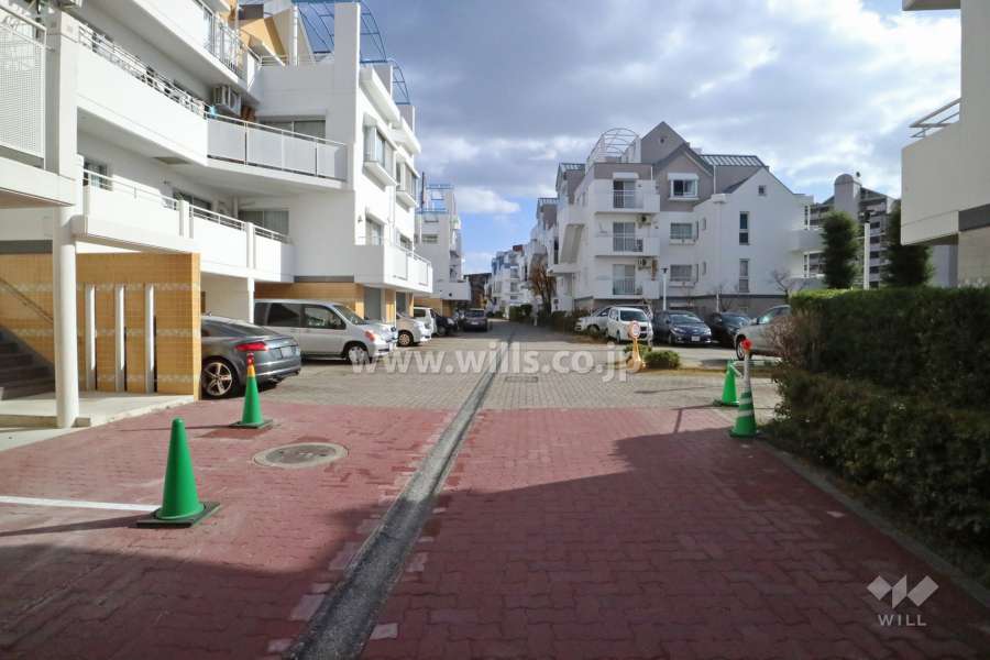 敷地南西側の前面道路