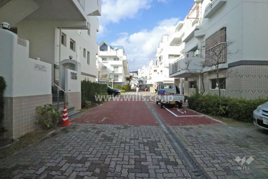 敷地南西側の前面道路