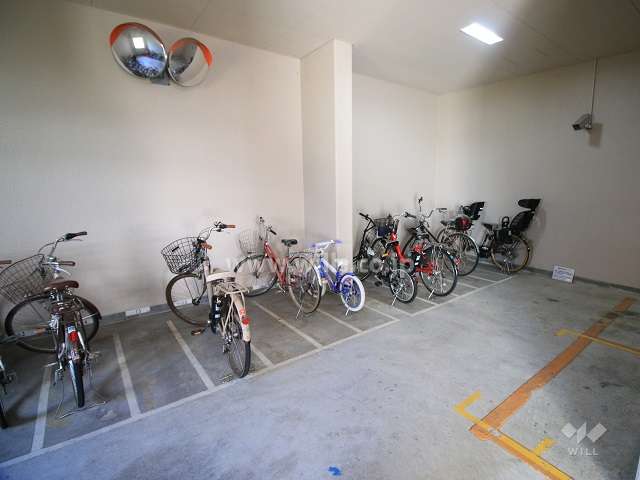 屋内に設けられた駐輪場