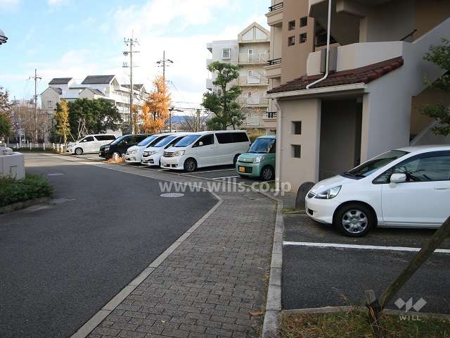 敷地内駐車場（屋外平面式）