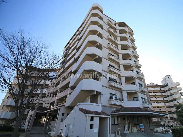 高槻阿武山九番街東４号棟の外観（北西側から）