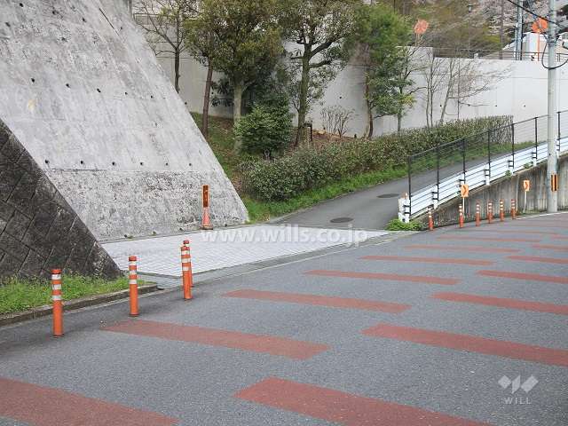 駐車場出入り口