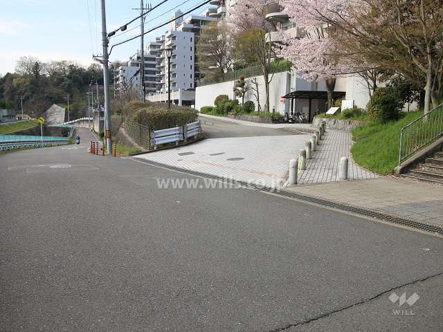 駐車場出入り口