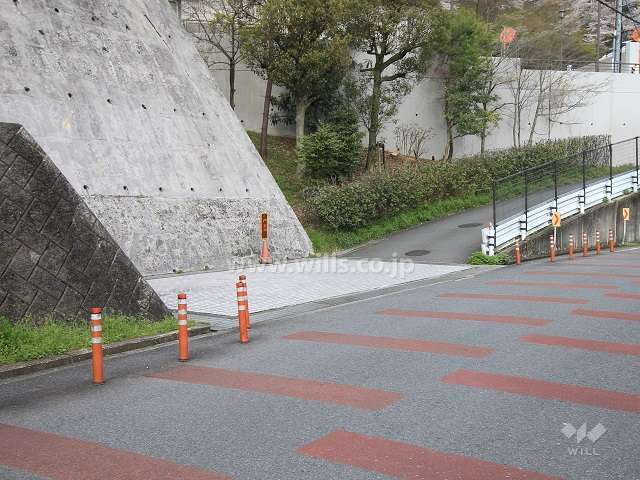 駐車場出入り口