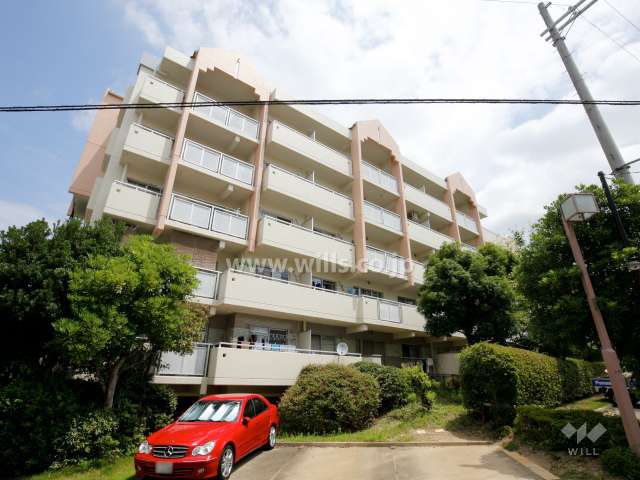 高槻阿武山二番街205号棟の外観（南西側から）