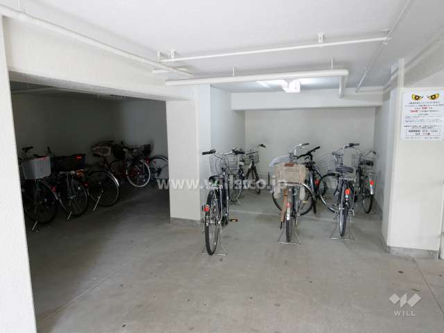 建物1階にある駐輪場