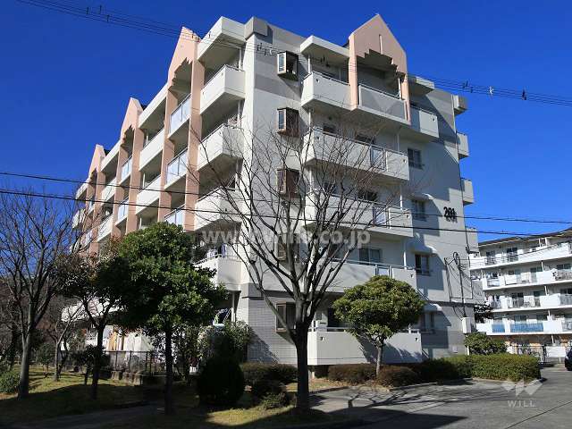 高槻阿武山二番街　201号棟の外観（南東側から）