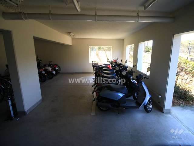 屋内に設けられたバイク置場