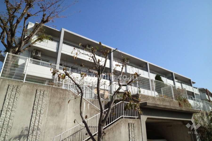 高槻阿武山二番街Ｅ01号棟の外観(西側から)