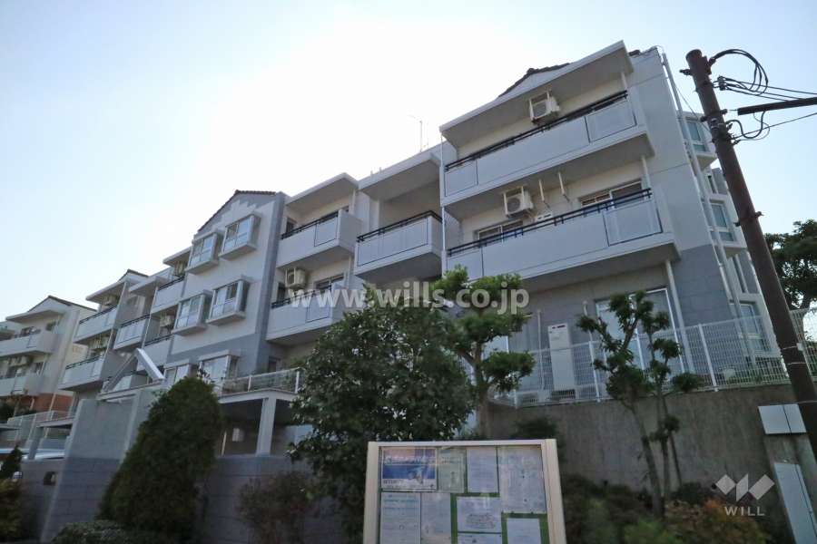 高槻阿武山二番街Ｅ01号棟の外観(南東側から)