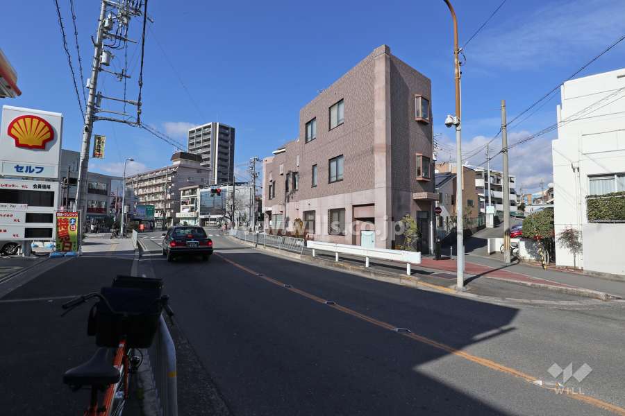 前面道路(東側から)