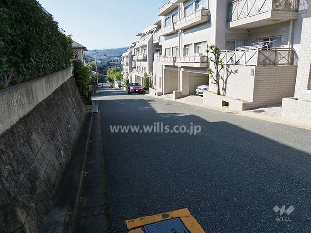 敷地南側の前面道路