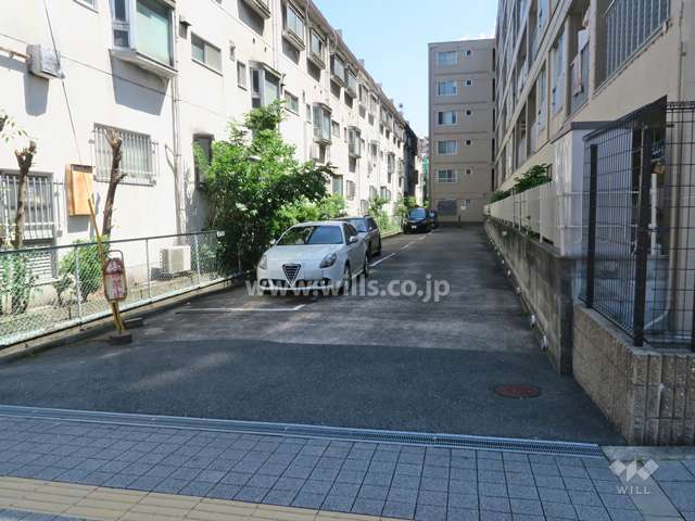 敷地内駐車場（屋外平面式）
