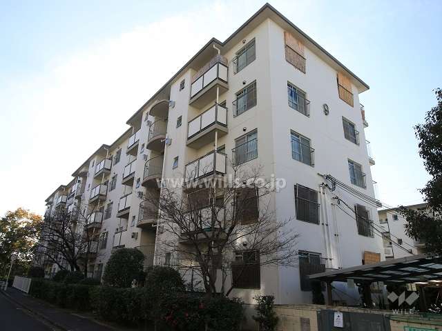 高槻塚原台ハイツ9号棟の外観（北西側から）