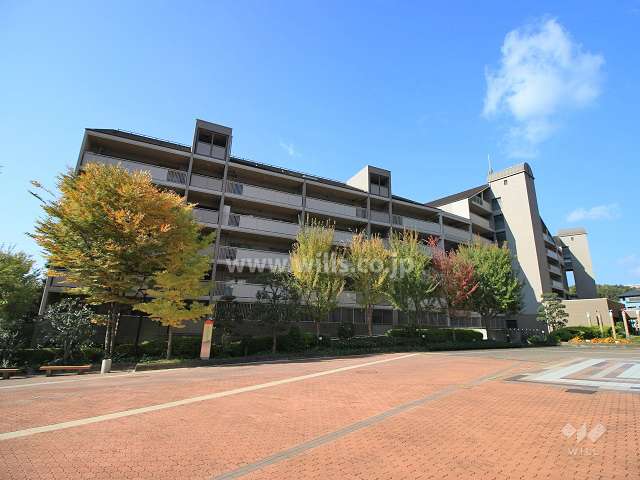 阪急ヒルズコート高槻6番館外観（北東側から）