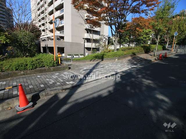 駐車場出入り口