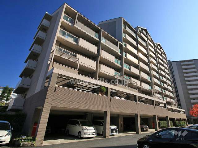 阪急ヒルズコート高槻5番館外観（南西から）