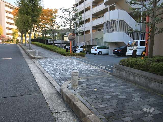 駐車場出入り口