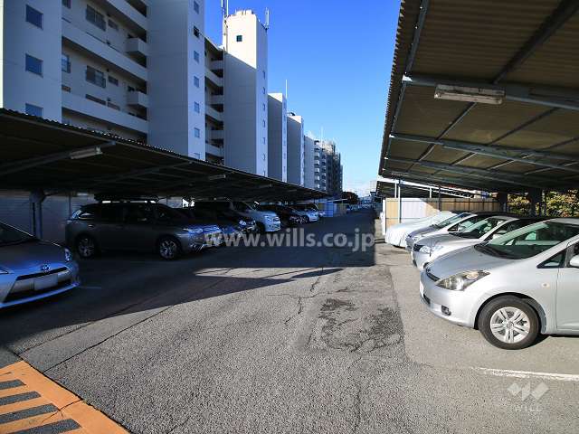 敷地内駐車場（屋外屋根付）