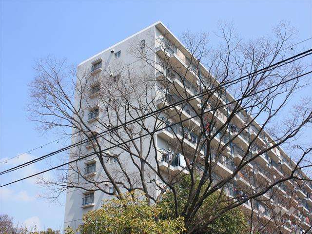 大和サニーハイツ3号棟の外観（南西側から）