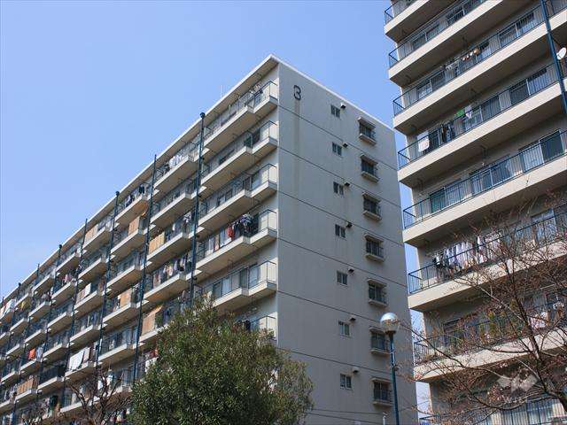 大和サニーハイツ3号棟の外観（南東側から）