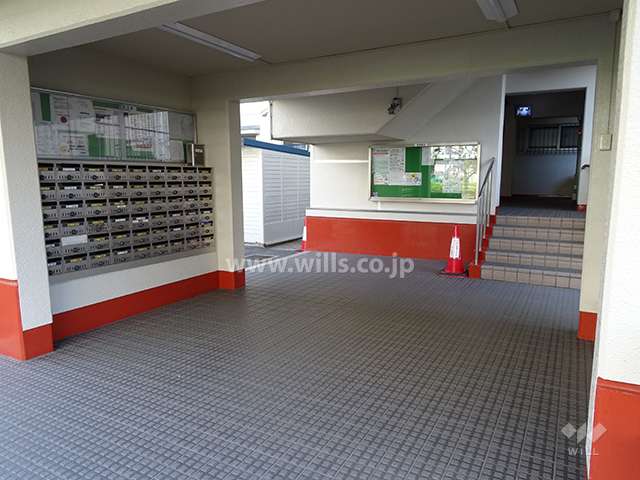 エントランスホール（共用ポスト）