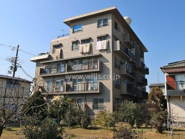 柱本グリーンハイツの外観（北東側から）