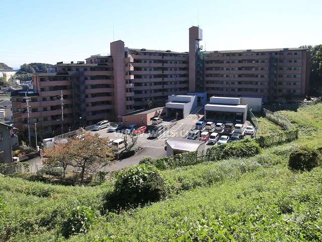 朝日プラザ高槻イーストヒルズ遠景（西側から）