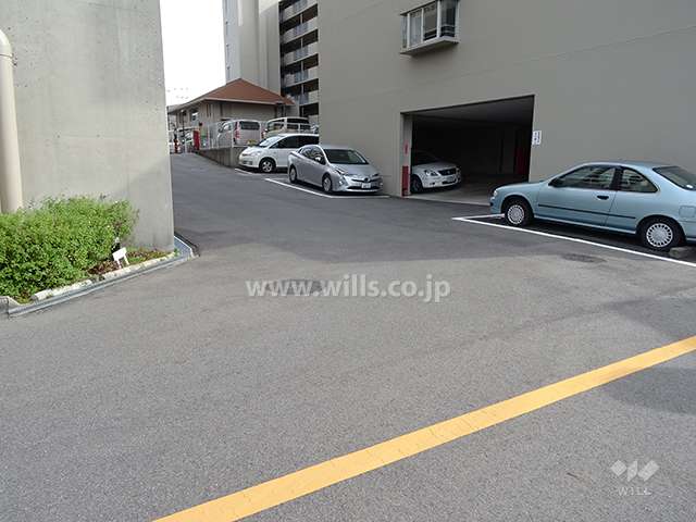 駐車場出入り口