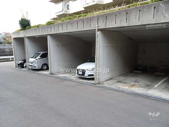 敷地内駐車場（屋内平面式）