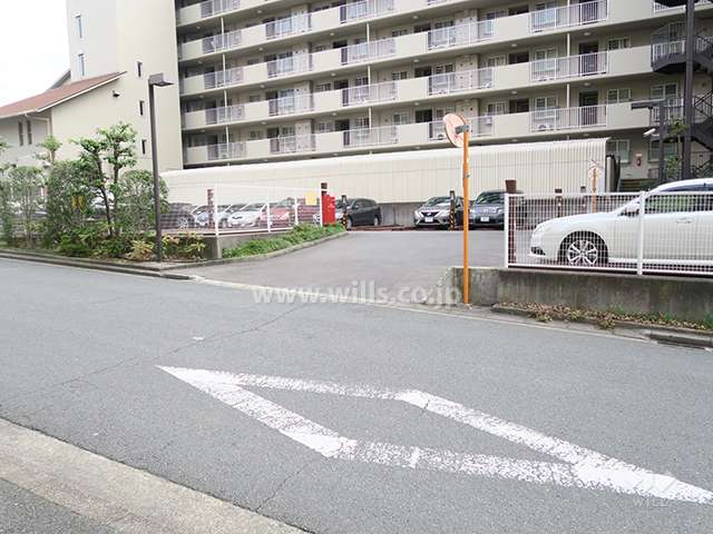 駐車場出入り口