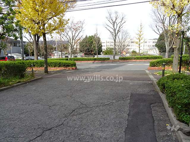 駐車場出入り口