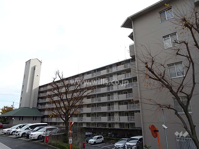 藤和コアティ高槻ハイタウンコアB棟の外観（北西側から）