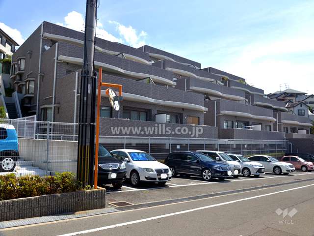 藤和ライブタウン高槻の外観　（南西側から）