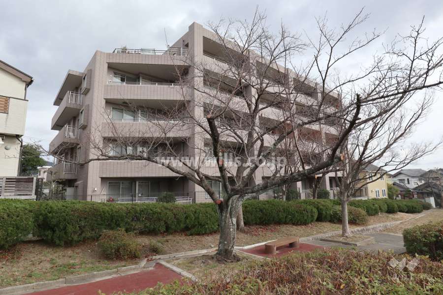 藤和高槻日吉台ホームズの外観（西側から）
