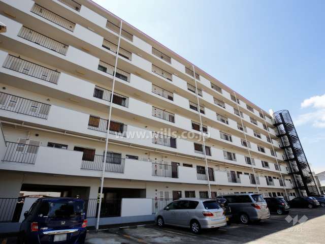 日商岩井高槻マンションの外観（南東側から）