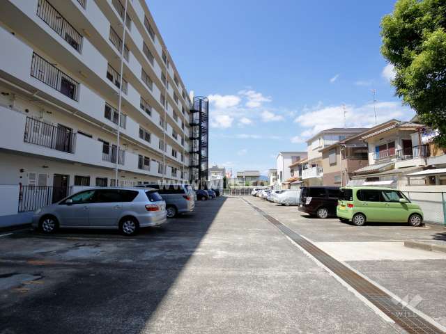 敷地内駐車場（屋外平面式）