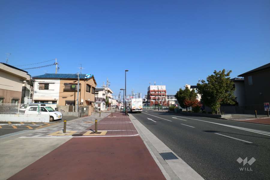 敷地東側の前面道路