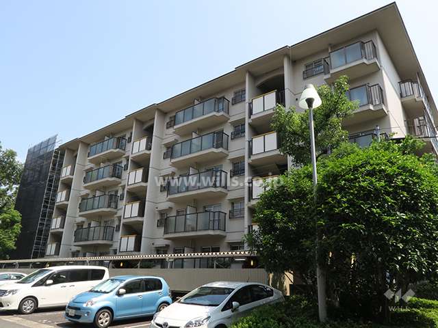 サンハイツ高槻5号館の外観（北西側から）