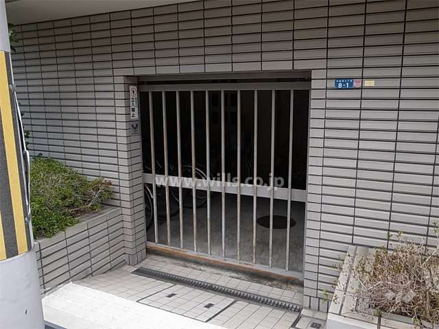 駐輪場も屋内（建物1階）にあります。