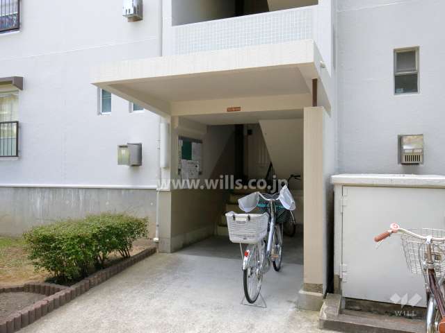 78棟の住戸出入り口（共用ポスト）