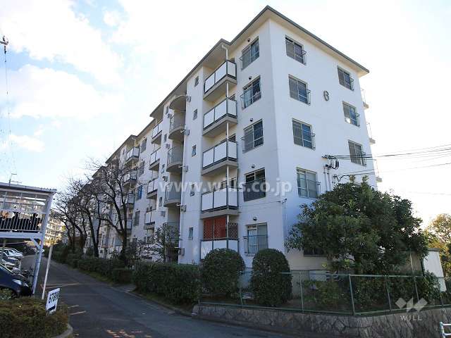 高槻塚原台ハイツ6号棟の外観（北西側から）