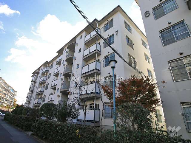 高槻塚原台ハイツ7号棟の外観（北西側から）