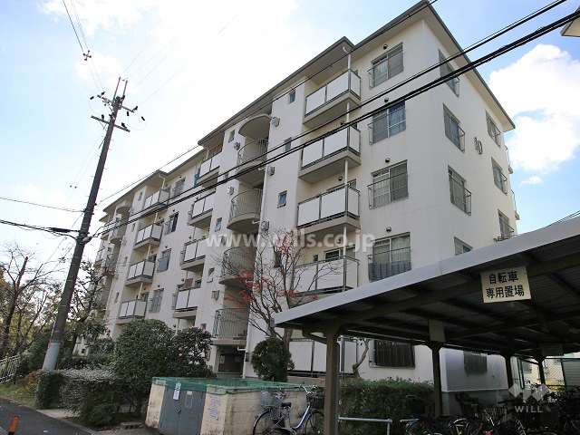 高槻塚原台ハイツ10号棟の外観（北西側から）