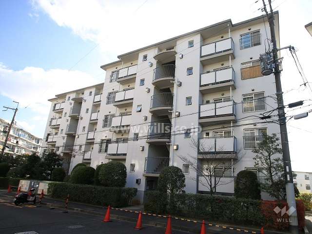 高槻塚原台ハイツ11号棟の外観（北西側から）