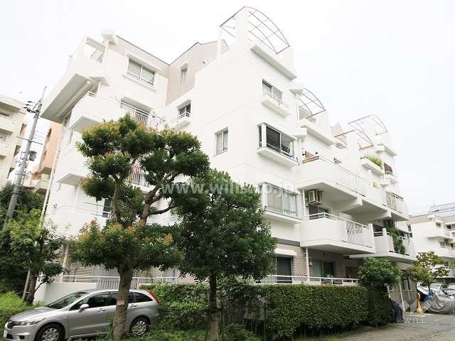 公団阿武山一番街　103号棟の外観（北西側から）