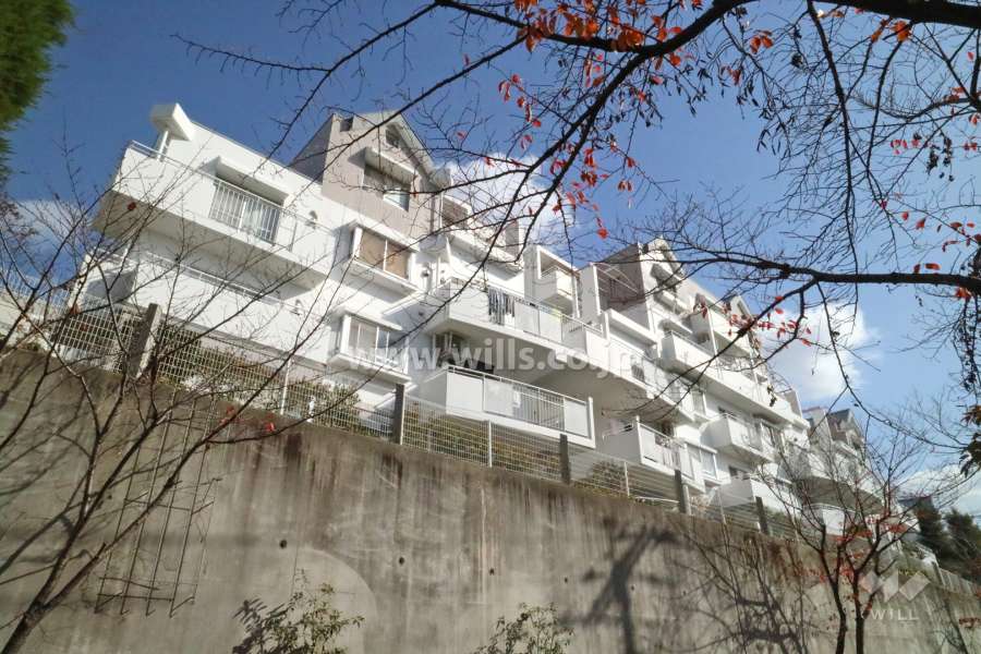 高槻阿武山一番街106号棟の外観(西側から)