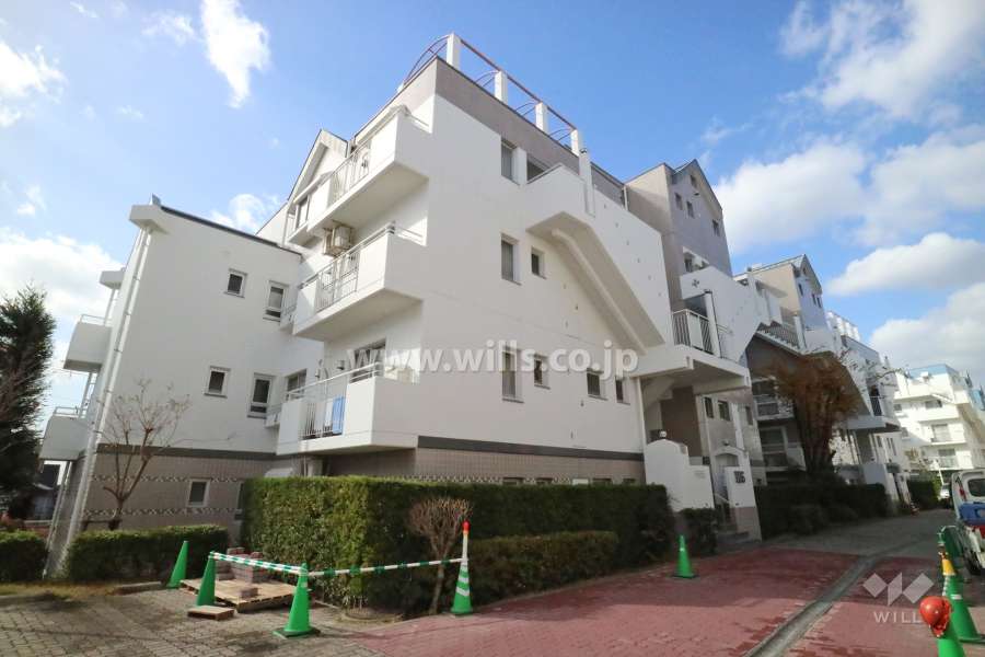 高槻阿武山一番街106号棟の外観(東側から)